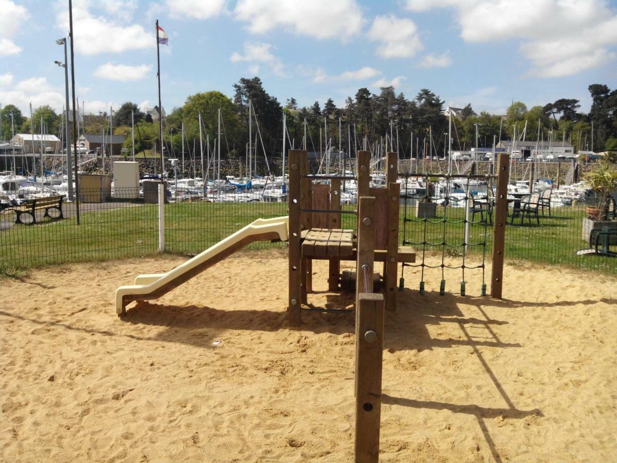 Gite De La Marina Dans La Presqu'Ile De Lezardrieux Bagian luar foto